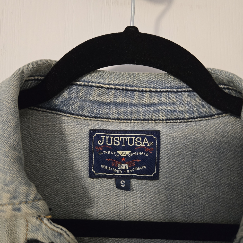 Cropped Denim Jacket - Picture 3 of 9